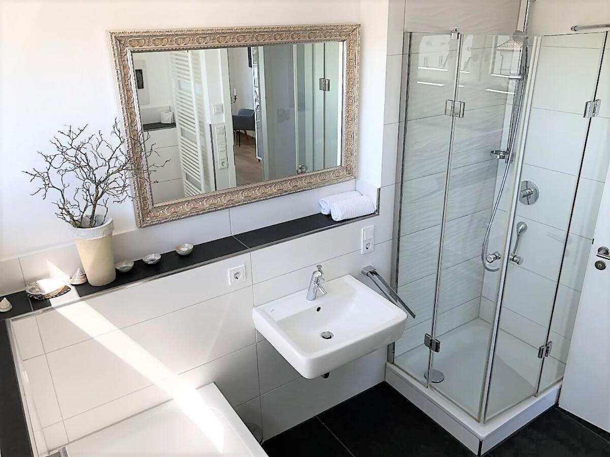 Bodensee City Apartments ฟรีดริชส์ฮาเฟน ภายนอก รูปภาพ
