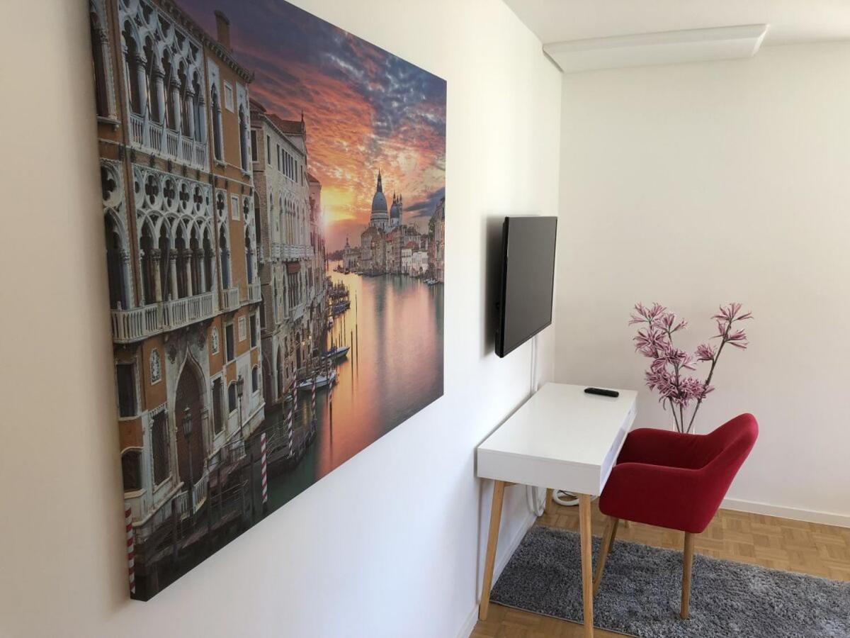 Bodensee City Apartments ฟรีดริชส์ฮาเฟน ภายนอก รูปภาพ
