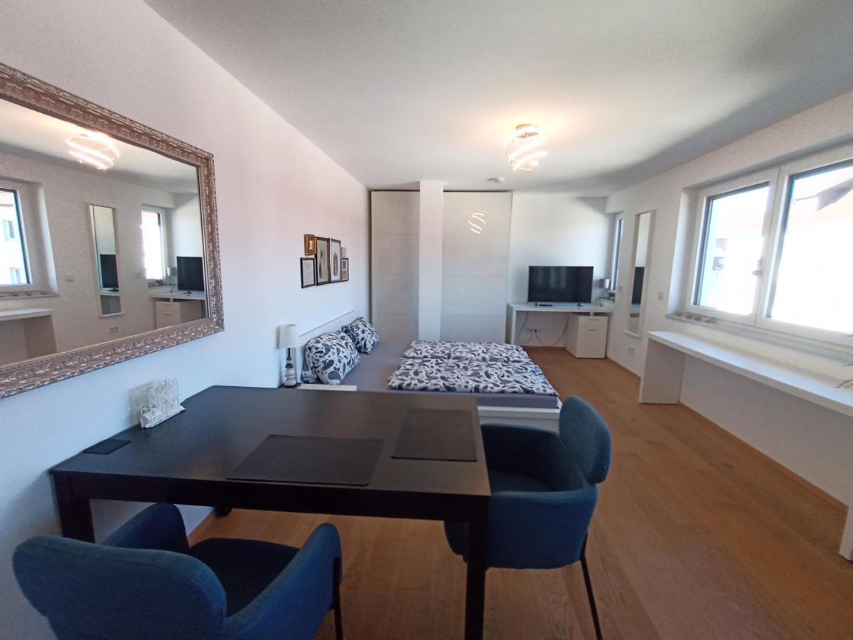Bodensee City Apartments ฟรีดริชส์ฮาเฟน ภายนอก รูปภาพ